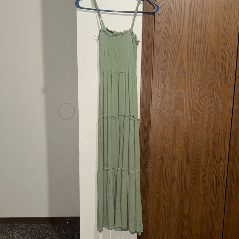 Chic Sage Green Maxi Dress